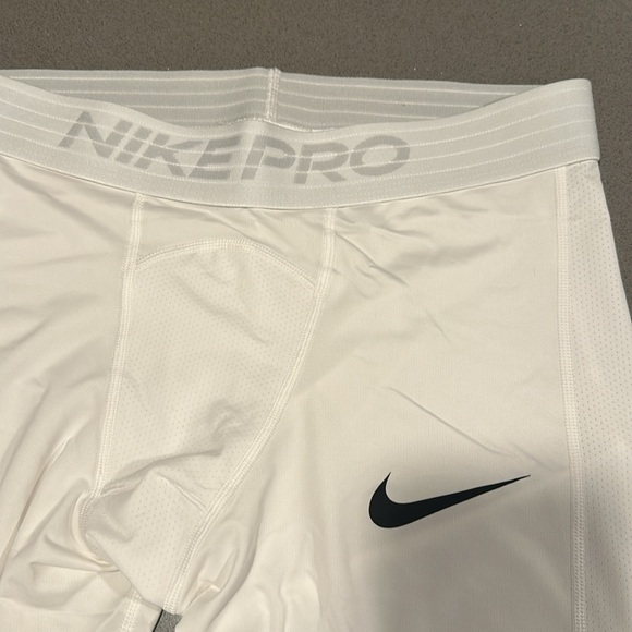 *NWOT* Men’s Nike Pro Crop Dri-Fit Fitness Tights - Picture 3 of 5
